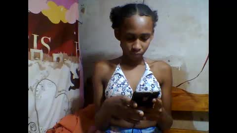 Snapshot of littleyanah chatting on 09.27.25 yanah online show from 09.27.25