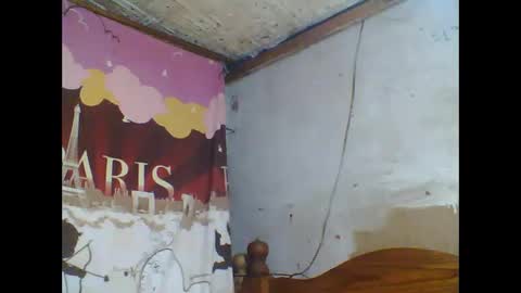 Snapshot of littleyanah chatting on 09.28.25 yanah online show from 09.28.25