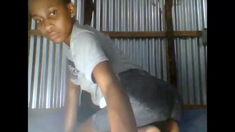 Snapshot of littleyanah chatting on 10.24.25 yanah online show from 10.24.25