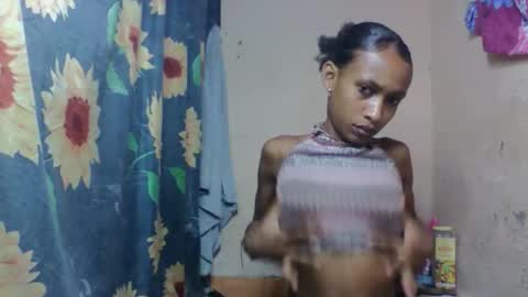 Snapshot of littleyanah chatting on 03.05.26 yanah online show from 03.05.26