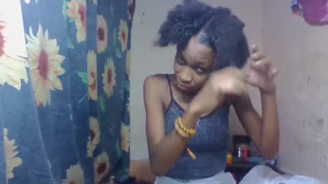 Snapshot of littleyanah chatting on 03.08.26 yanah online show from 03.08.26