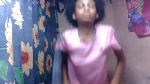 Snapshot of littleyanah chatting on 03.17.26 yanah online show from 03.17.26