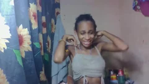 Snapshot of littleyanah chatting on 03.21.26 yanah online show from 03.21.26