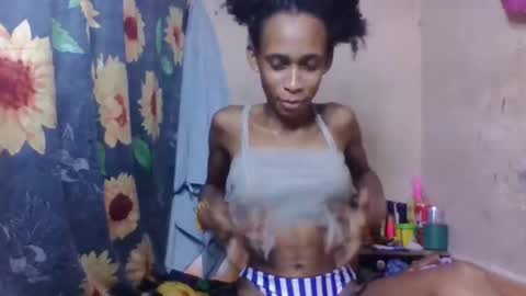 Snapshot of littleyanah chatting on 03.26.26 yanah online show from 03.26.26