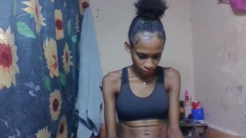 Snapshot of littleyanah chatting on 03.30.26 yanah online show from 03.30.26