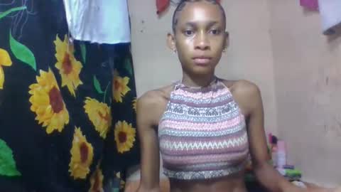 Snapshot of littleyanah chatting on 04.09.26 yanah online show from 04.09.26