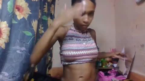 Snapshot of littleyanah chatting on 04.13.26 yanah online show from 04.13.26