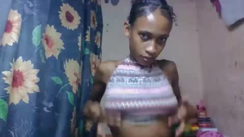 Snapshot of littleyanah chatting on 04.14.26 yanah online show from 04.14.26