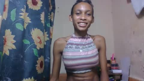 Snapshot of littleyanah chatting on 04.14.26 yanah online show from 04.14.26