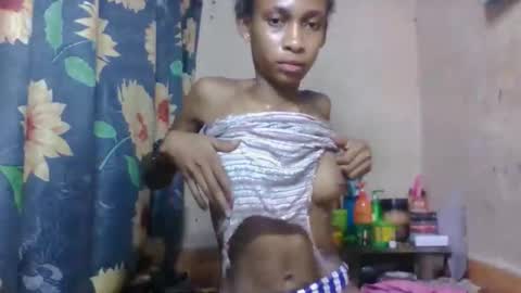 Snapshot of littleyanah chatting on 04.15.26 yanah online show from 04.15.26