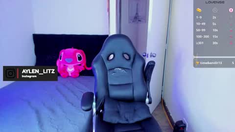 Snapshot of litz_81 chatting on 11.29.25 litz_81 online show from 11.29.25