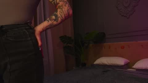 Snapshot of liv_fay chatting on 10.23.25 Liv 3 online show from 10.23.25