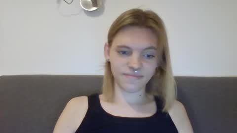 Snapshot of livbellelive chatting on 01.22.25 Liv Winters online show from 01.22.25