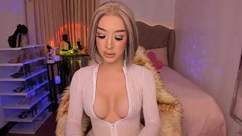 Snapshot of livecumayumi chatting on 09.25.25 Goddess Ayumi online show from 09.25.25