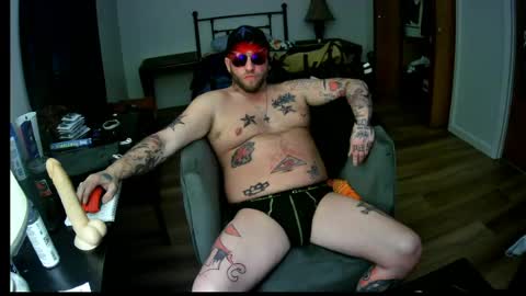 Snapshot of livingpuddle chatting on 05.14.26 livingpuddle online show from 05.14.26