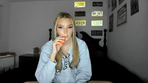 Snapshot of livvywinters chatting on 04.09.26 Livvy online show from 04.09.26