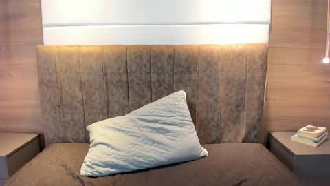 Liz  online show from 03.12.25