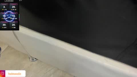 Snapshot of liz_holmes chatting on 01.21.25 Liz online show from 01.21.25