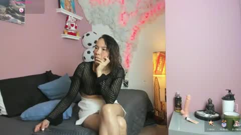 Snapshot of liz_merchan chatting on 06.27.26 liz online show from 06.27.26