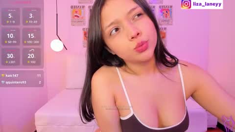 Snapshot of liza_bennet chatting on 11.22.25 Liza online show from 11.22.25