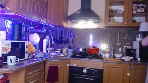 Snapshot of lizacakes chatting on 01.21.25 LizaCakes online show from 01.21.25