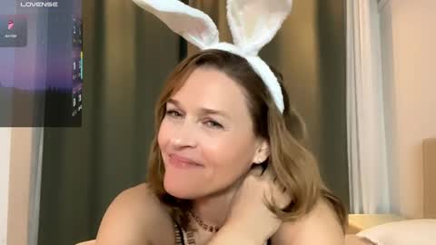 Snapshot of lizacams chatting on 04.02.26 Liza online show from 04.02.26