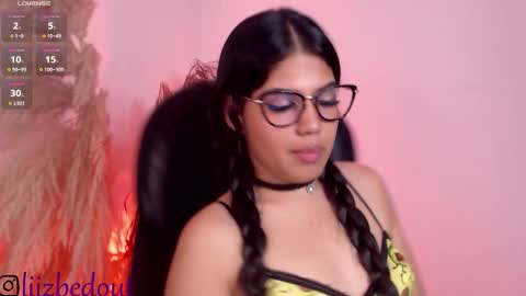 Snapshot of lizbedoutx chatting on 10.23.25 lizbedoutx online show from 10.23.25