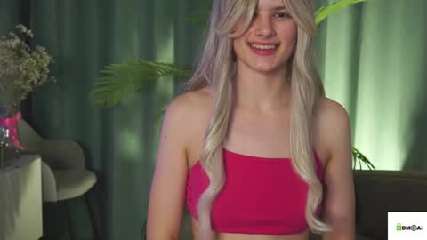 Snapshot of lizbethcoll chatting on 01.12.25 Sunnheart online show from 01.12.25