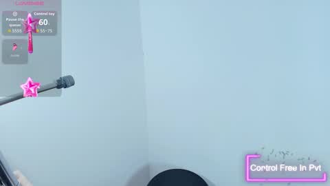 Snapshot of lizz_tender chatting on 10.10.25 Lizz online show from 10.10.25