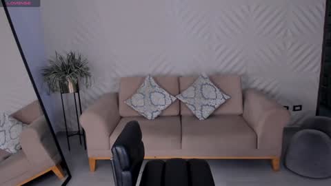 Lizzi  online show from 01.28.25