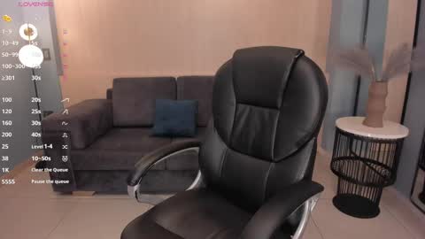 Lizzi  online show from 03.02.25