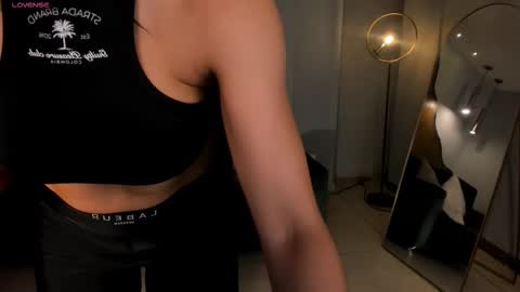 Snapshot of lizzhamilton_ chatting on 02.06.26 Lizzi online show from 02.06.26