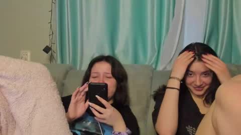 lizzi_muur online show from 01.24.25