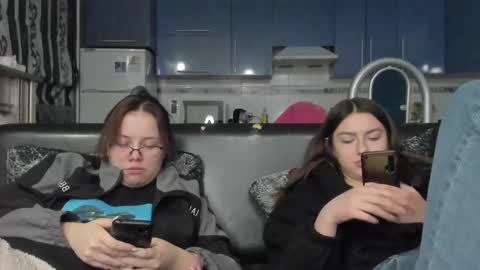 lizzi_muur online show from 02.13.25