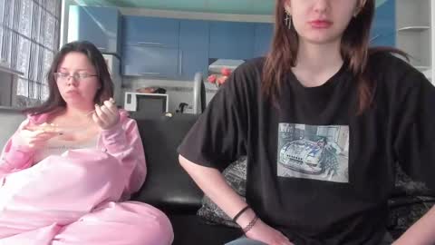 lizzi_muur online show from 03.12.25