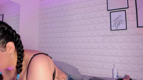  Lizzie  online show from 05.19.26