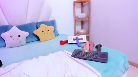 lizzie_williamss online show from 09.19.25