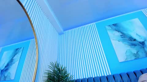 Lizzie Evan online show from 10.01.25