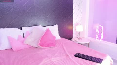 Snapshot of lizziierose chatting on 01.15.25 I am Lizz online show from 01.15.25