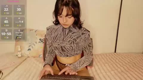 Snapshot of lizzy_dark chatting on 10.13.25 Lizz online show from 10.13.25