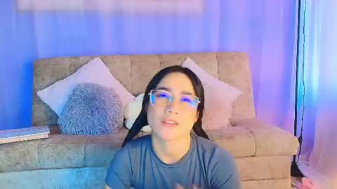 Snapshot of lizzy_kane chatting on 06.18.26 lizzy_kane online show from 06.18.26