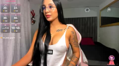 Snapshot of lizzy_pink3 chatting on 12.10.24 independent model online show from 12.10.24