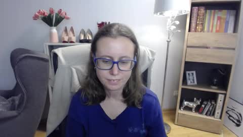 Snapshot of lizzy_sparkle chatting on 11.21.25 Lizzy online show from 11.21.25