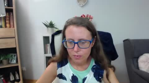 Snapshot of lizzy_sparkle chatting on 06.29.26 Lizzy online show from 06.29.26