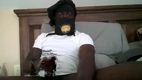 Snapshot of llcoolblack chatting on 04.21.26 llcoolblack online show from 04.21.26