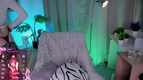 Snapshot of llkadream chatting on 09.14.25 Arina online show from 09.14.25