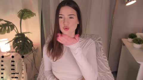 Snapshot of llkadream chatting on 10.16.25 Arina online show from 10.16.25