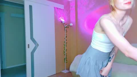 llovelymia online show from 06.24.26