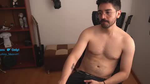 Snapshot of lobito_blanco97 chatting on 10.27.25 Lobito blanco Thefckingwolf main account online show from 10.27.25