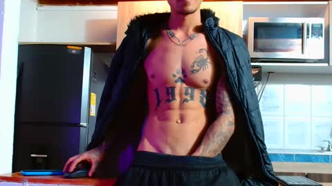 Snapshot of logan__777 chatting on 11.05.25 Logan online show from 11.05.25